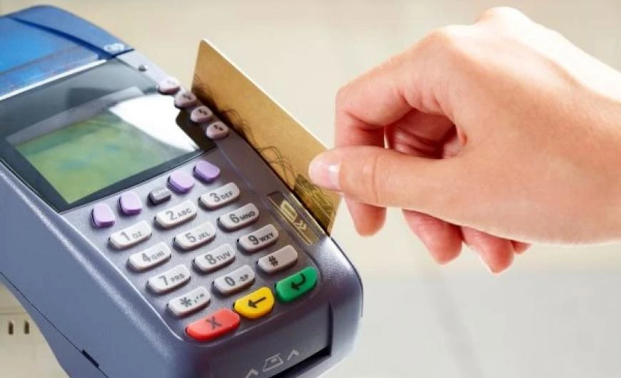 Ή POS ή πρόστιμο 1.000 για τους ελεύθερους επαγγελματίες